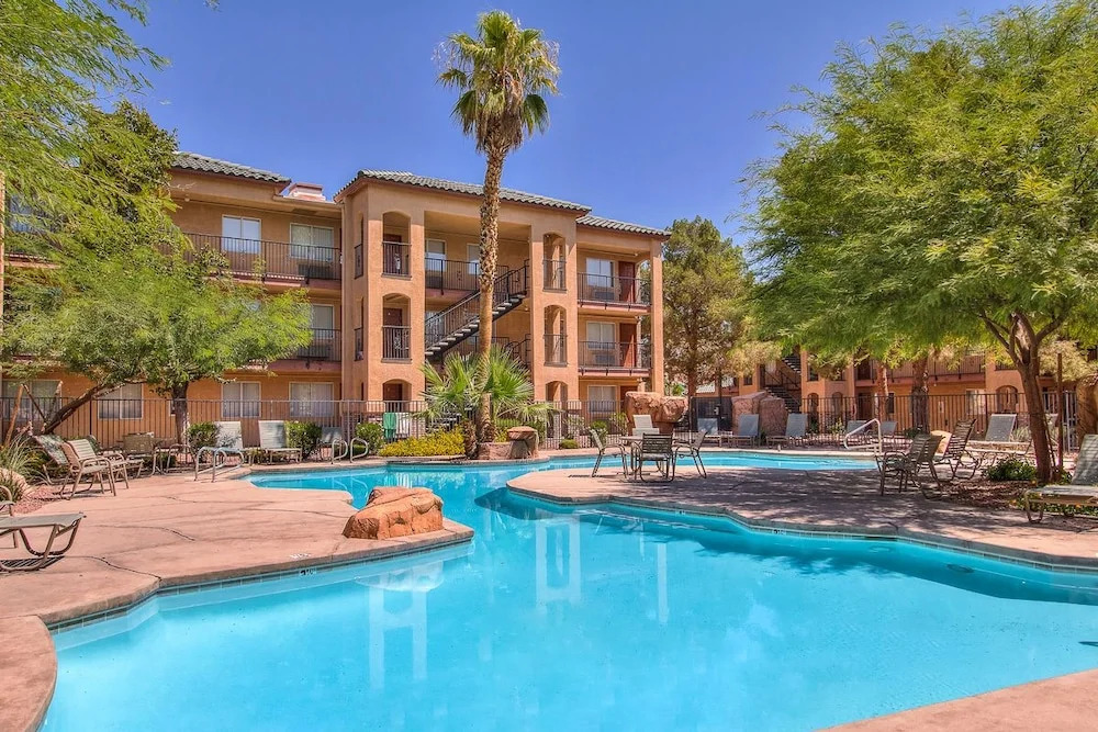 Emerald Suites