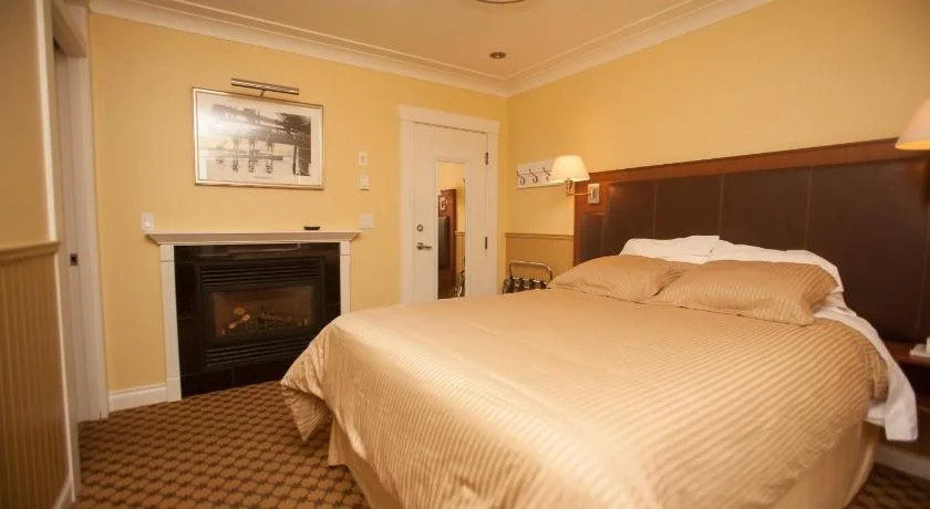 Salt Spring Inn