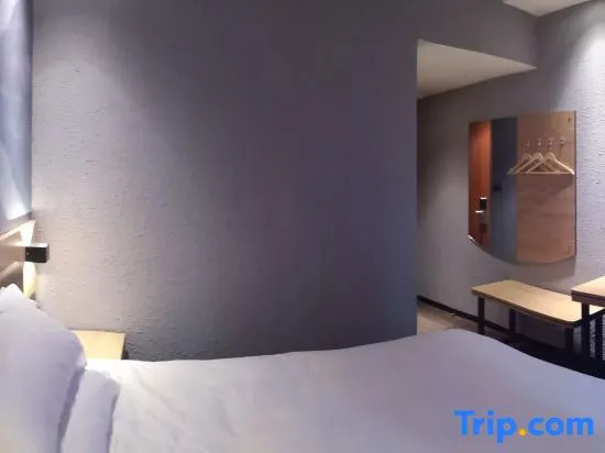 Taizhou Hongfu Hotel (Jiaojiang Donghai Avenue Branch)