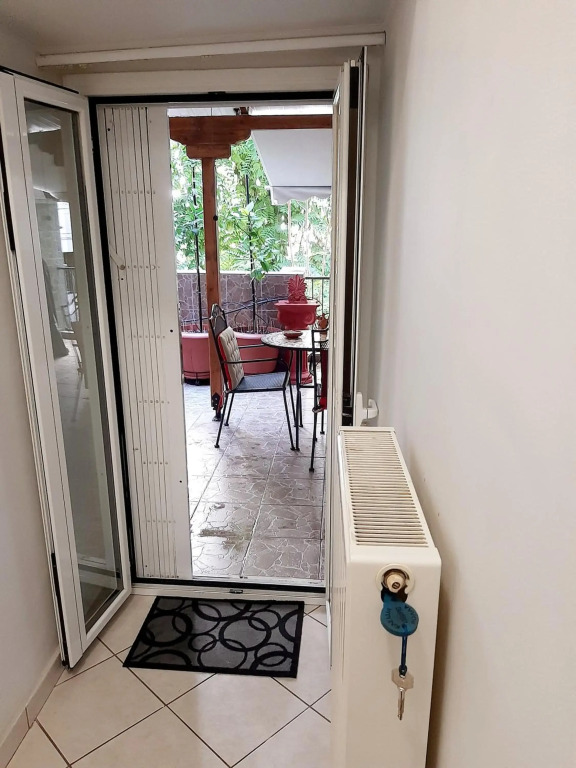 Large terrace apartment near city centre