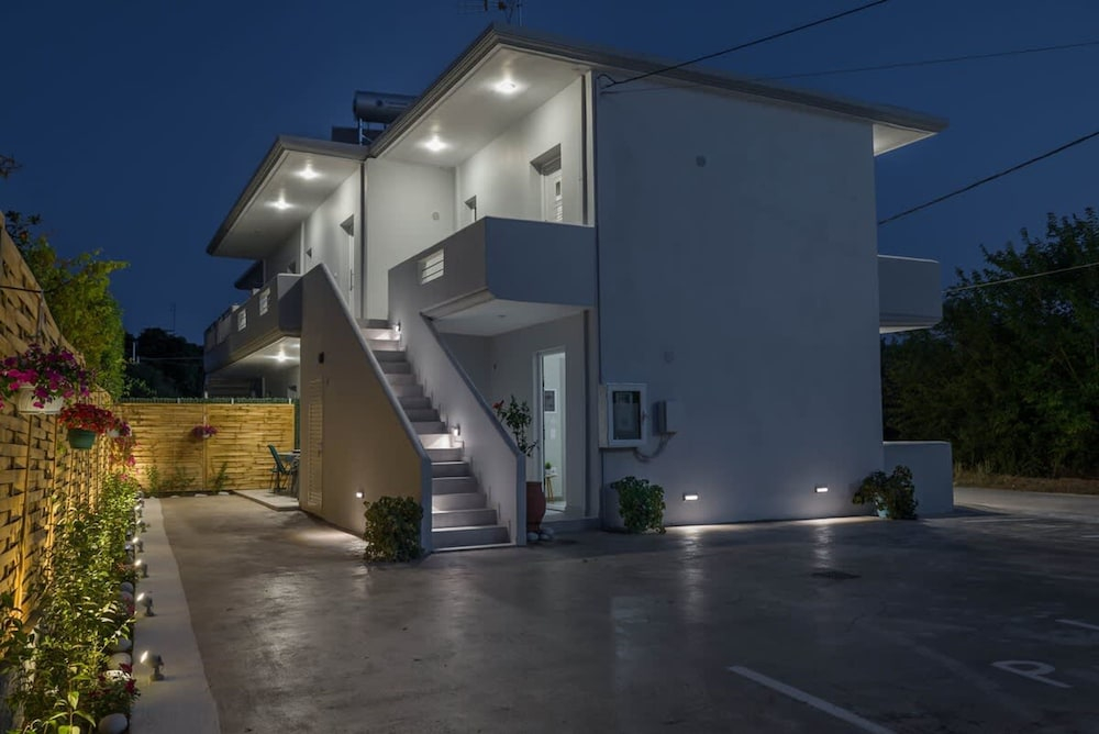 Diana s House 4 - Gytheio Sandy Beach Haven