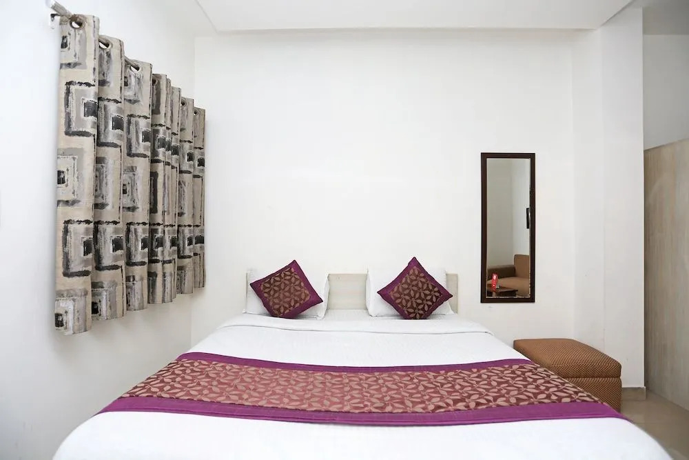 OYO 15563 Bir Home Stay
