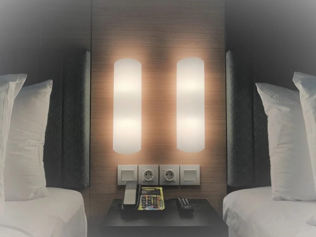 MaxOne Platinum Hayam Wuruk