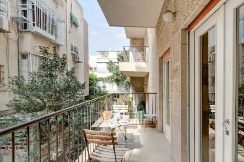 TLV2RENT Unique Dizengof Apartment