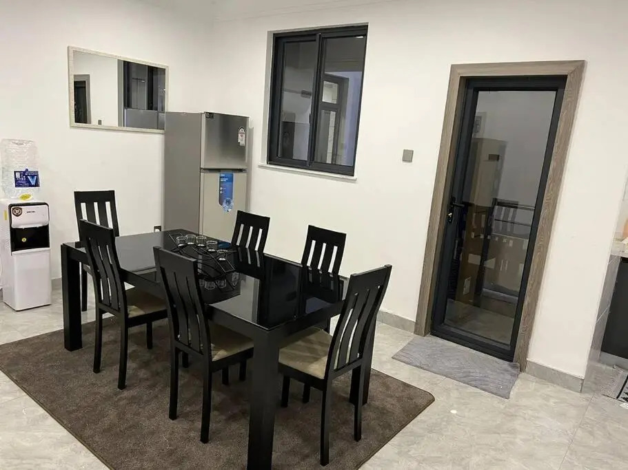 Lovely 2 br serviced apartment with pool
