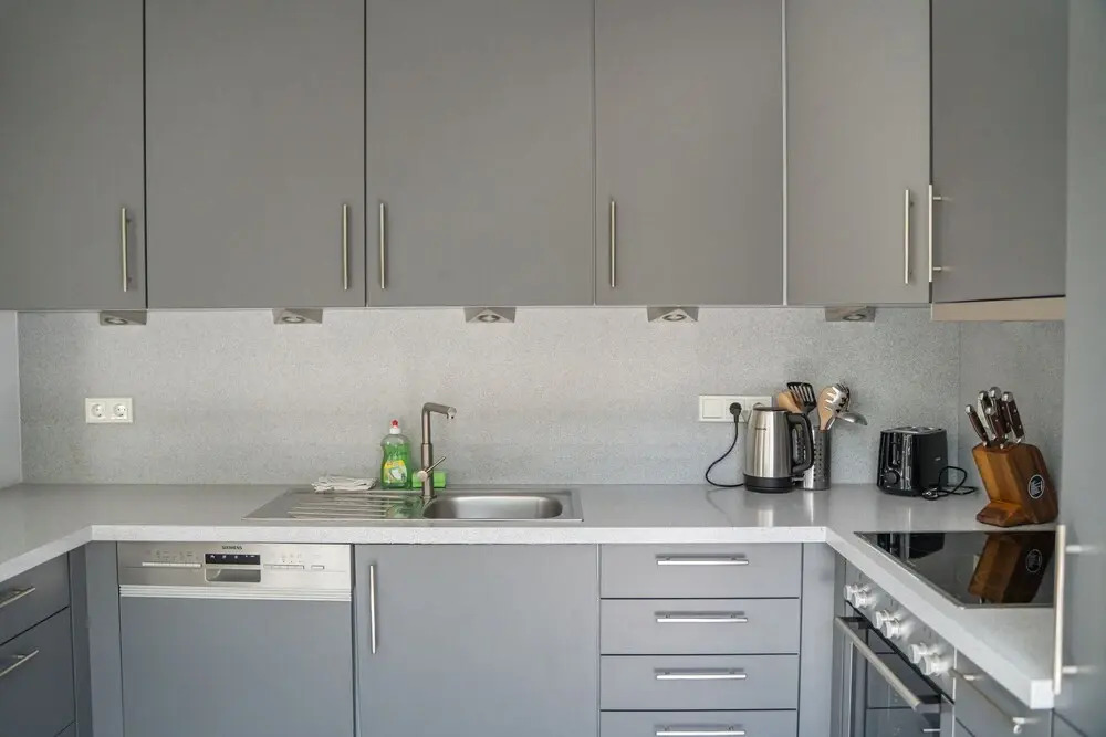 Exquisite 3BR Penthouse w Balc TV & Prkg