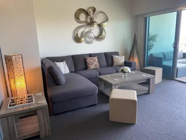 Dolphin View 404
