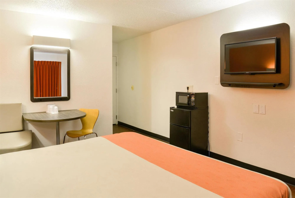 Motel 6-Toledo, OH
