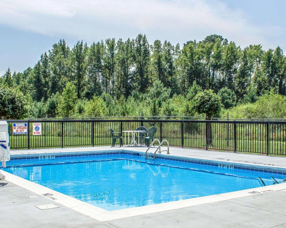 Comfort Inn Dunn near I-95