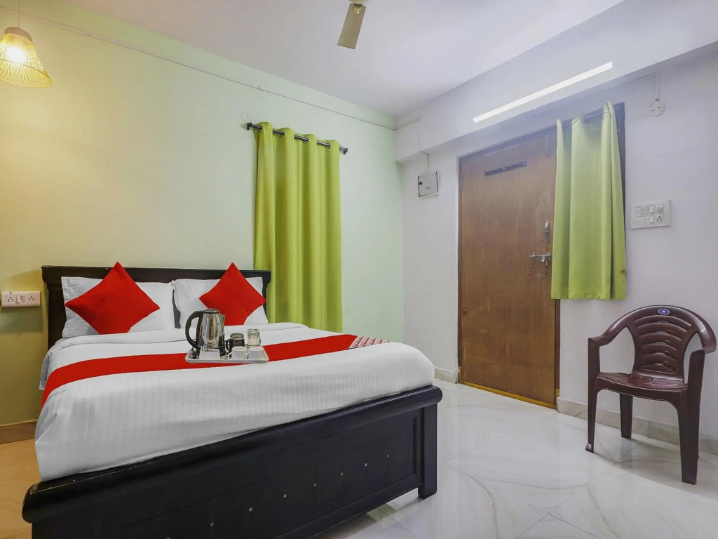 Super OYO 91856 Broholic Hotels