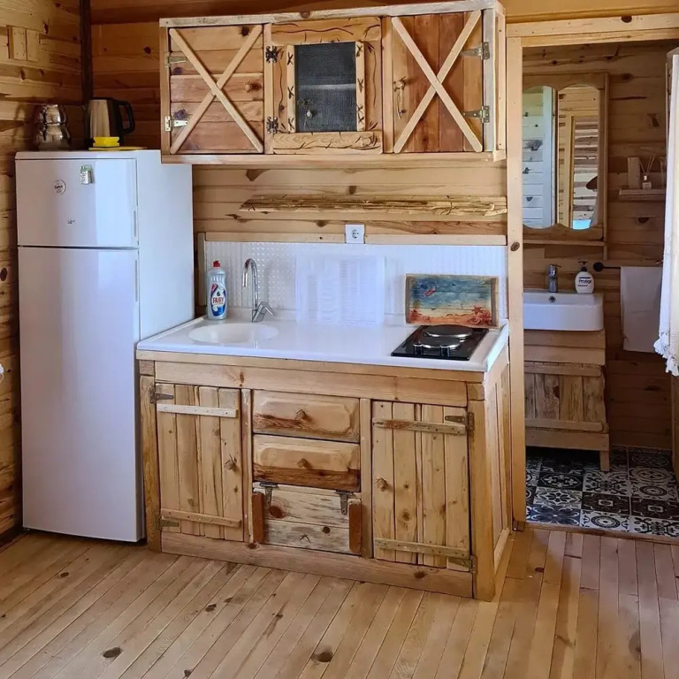 Derin Tas-Bungalow