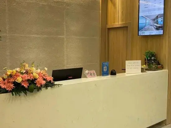 Qingfeng Hotel (Xuanwumen Metro Station, Xuanwu Lake Scenic Area, Nanjing)