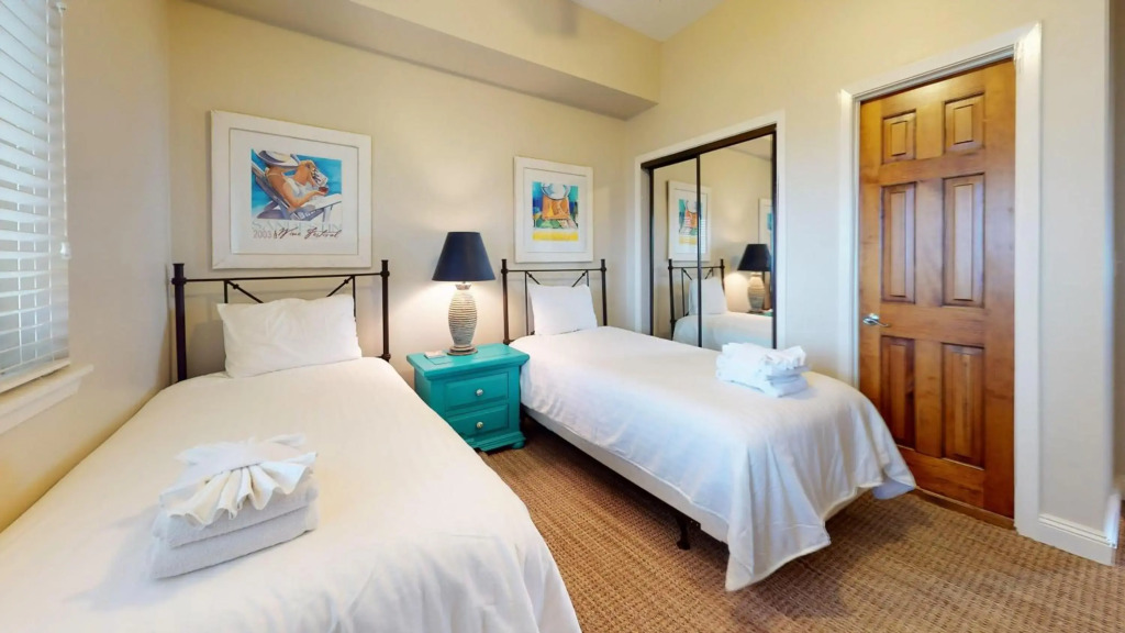 Beach Manor 0802