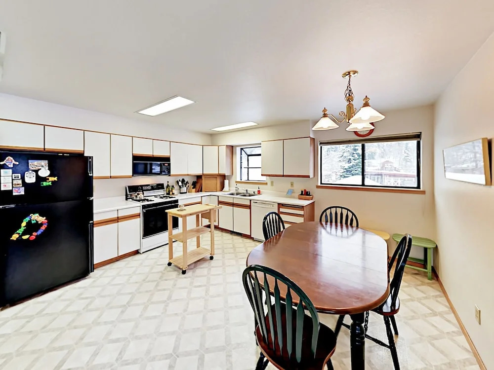 Riverfront Retreat - 3 Br Home