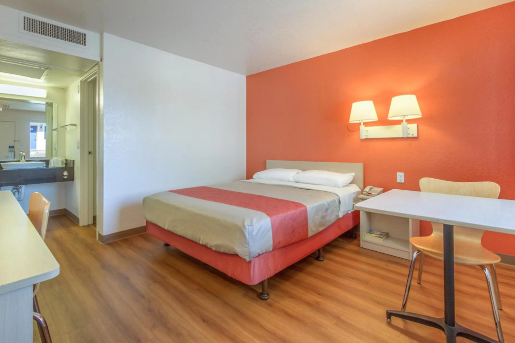 Motel 6-Phoenix, AZ - North Bell Road