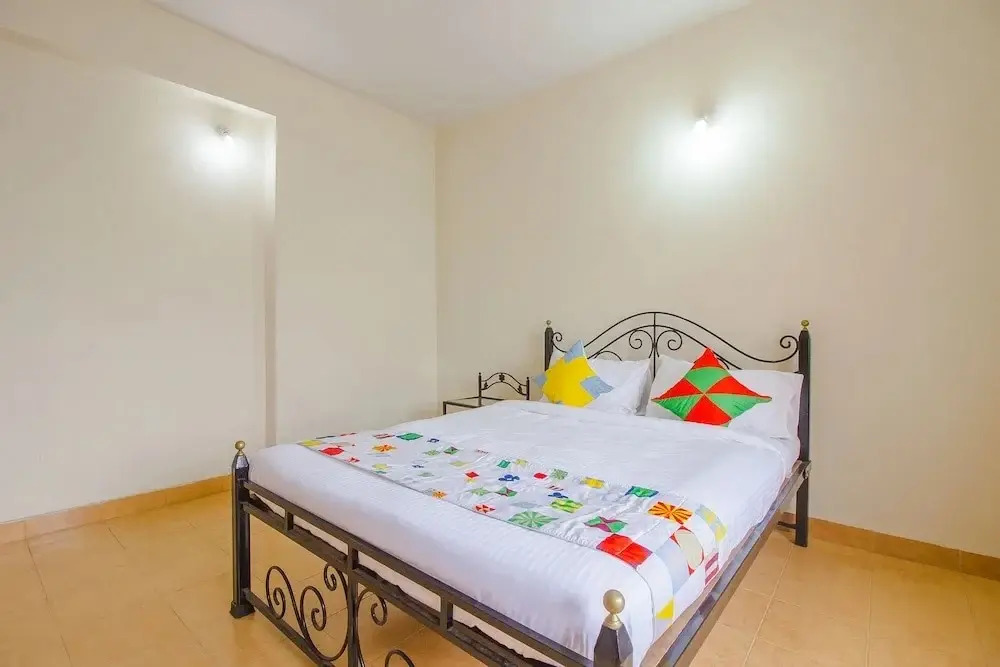 OYO 19181 Home Bright 2BHK Near Club Cubana