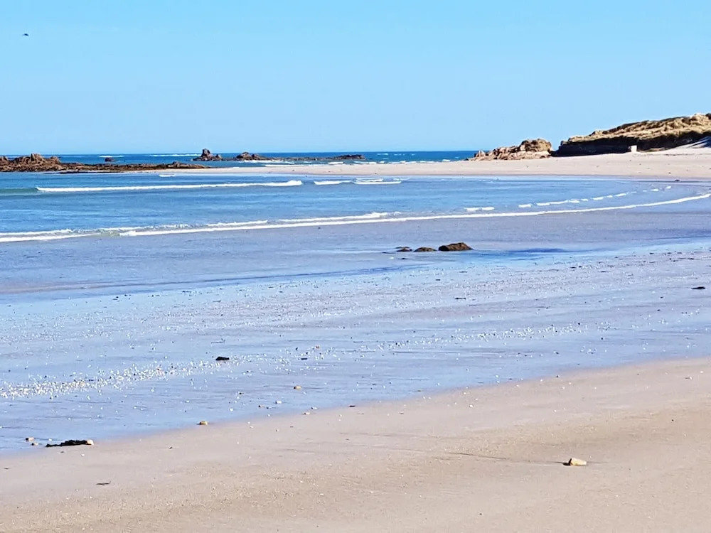 Bungalow With 2 Bedrooms in Tréflez, With Wonderful sea View and Furni