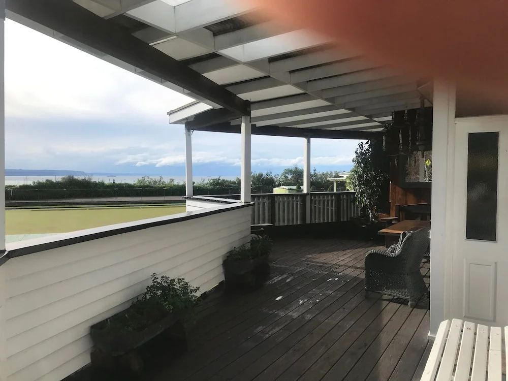 Bluff Hill Bed & Breakfast