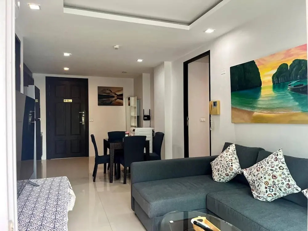 6-37 - 2 Bdr Condo With Balcony and Shared Pool