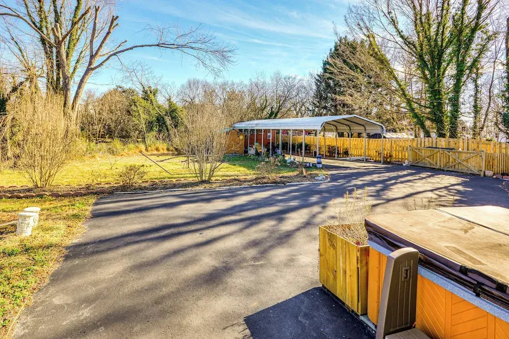 'storybook Craftsman' Home w/ Private Hot Tub!