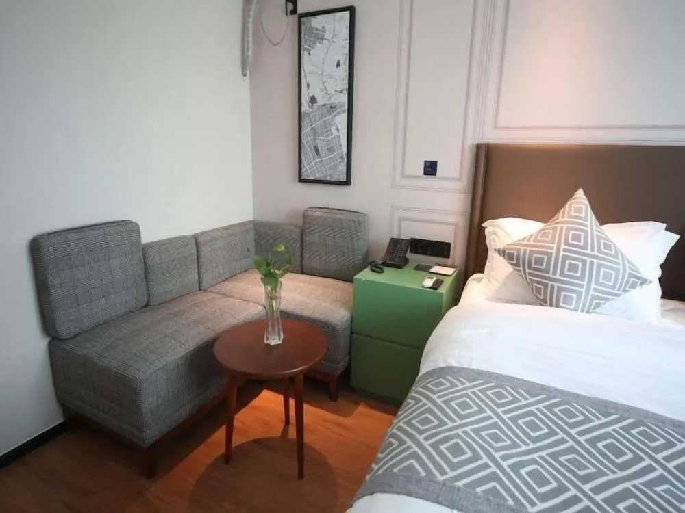 GreenTree Inn ShangHai WuNing Road ZhenPing Metro