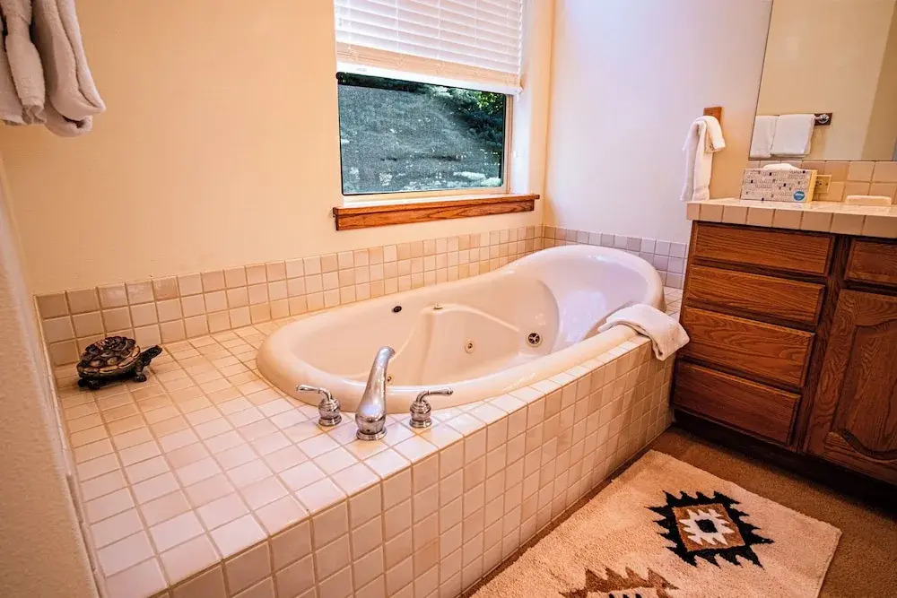 Sunflower Lane - 4BD Sun Valley Retreat + Resort Amenities