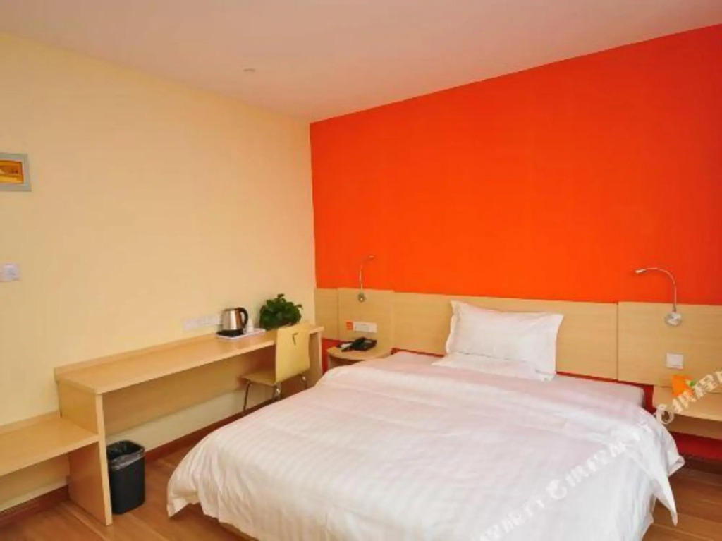 7 Days Inn (Qihe Passenger Transportation Center)
