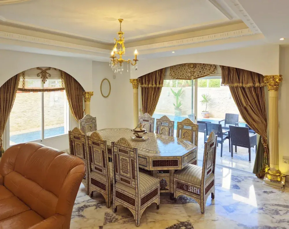 LOrchidée - Villa de luxe avec piscine chauffée, ascenseur privatif et vue sur le lac de Tunis