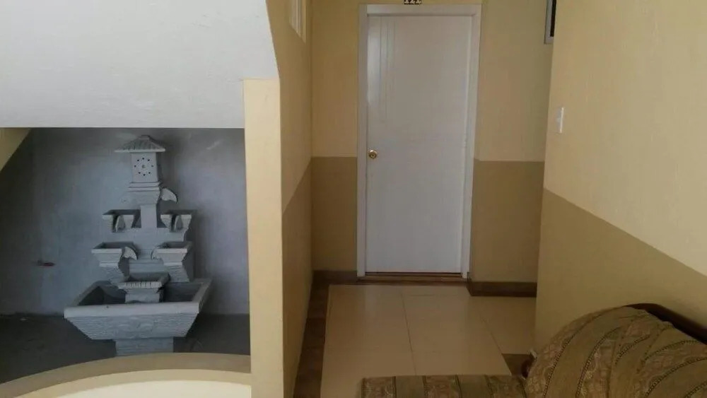Hostal Puertas Del Sol