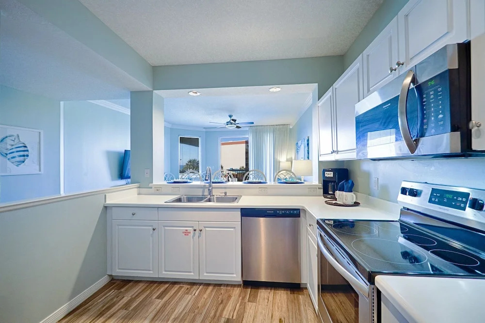 Gulfside 308 - 2 Br condo by RedAwning