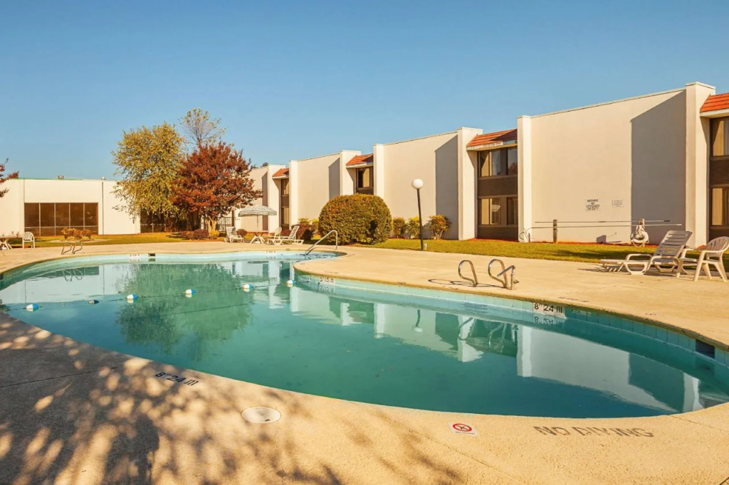 OYO Hotel Burlington South