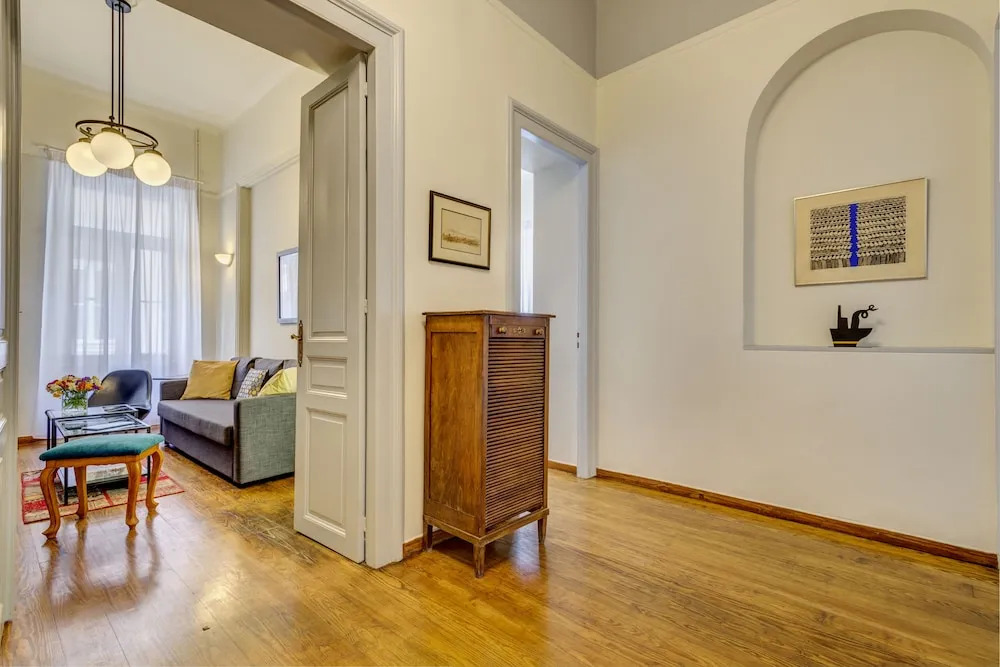 Neoclassical apartment next to Acropolis