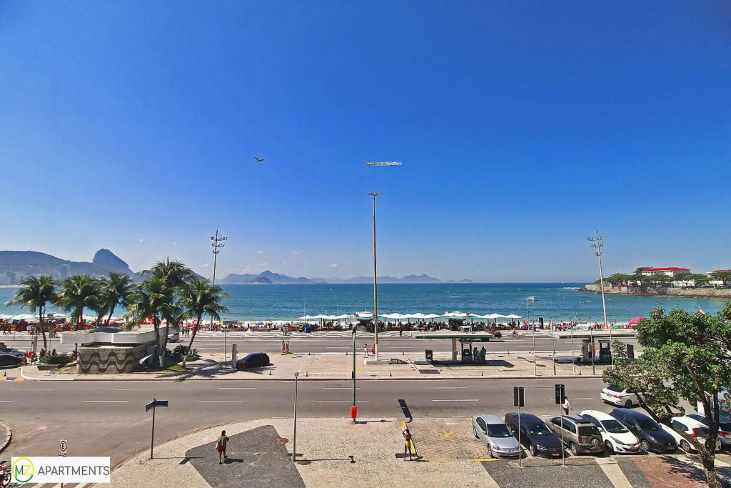Enorme Sala e 3 quartos suite com vista frontal para o mar no posto 6 em Copacabana para ate 10 pessoas