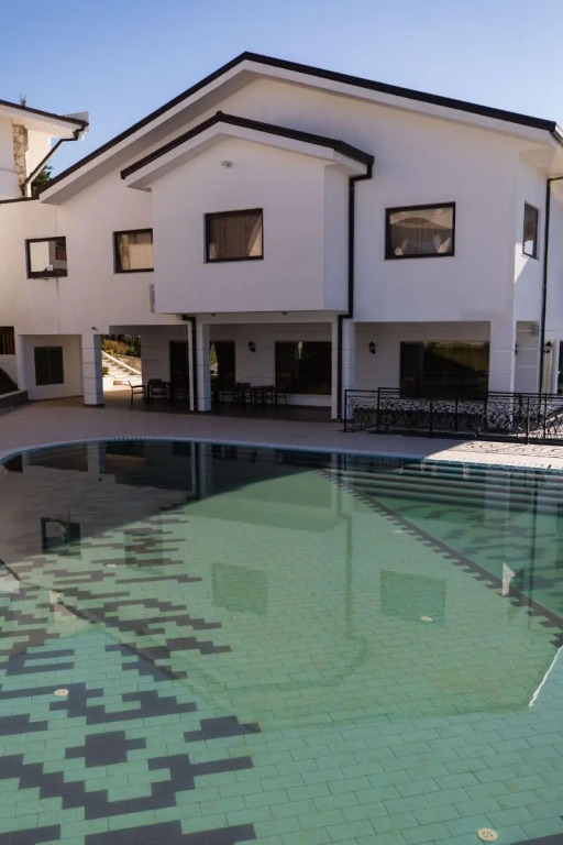 Chateau Linza Resort