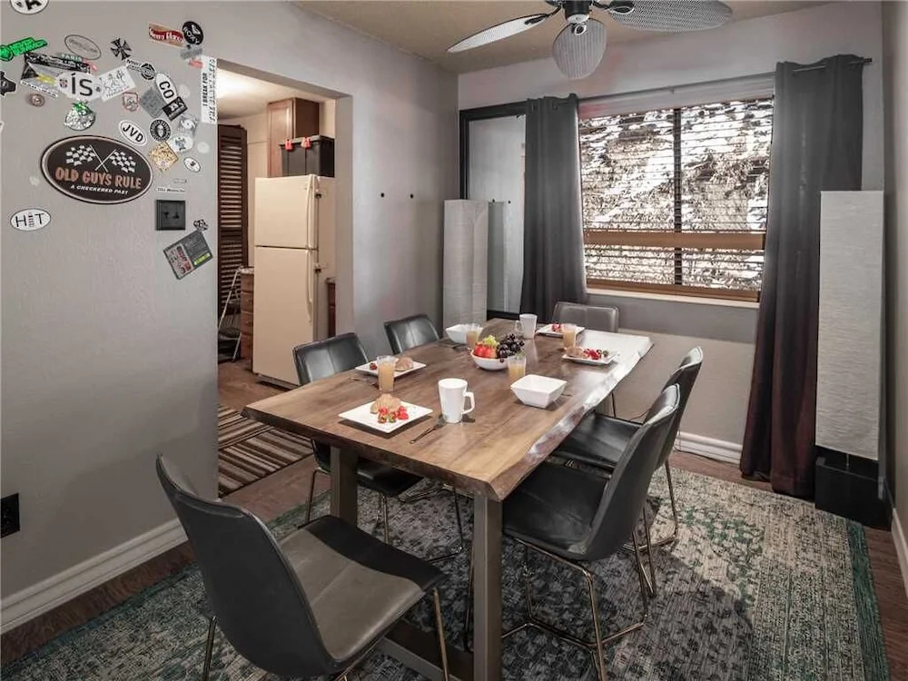 Wolves Den, 3 Bedrooms, Deck, Grill, Hot Tub, WiFi, Sleeps 6