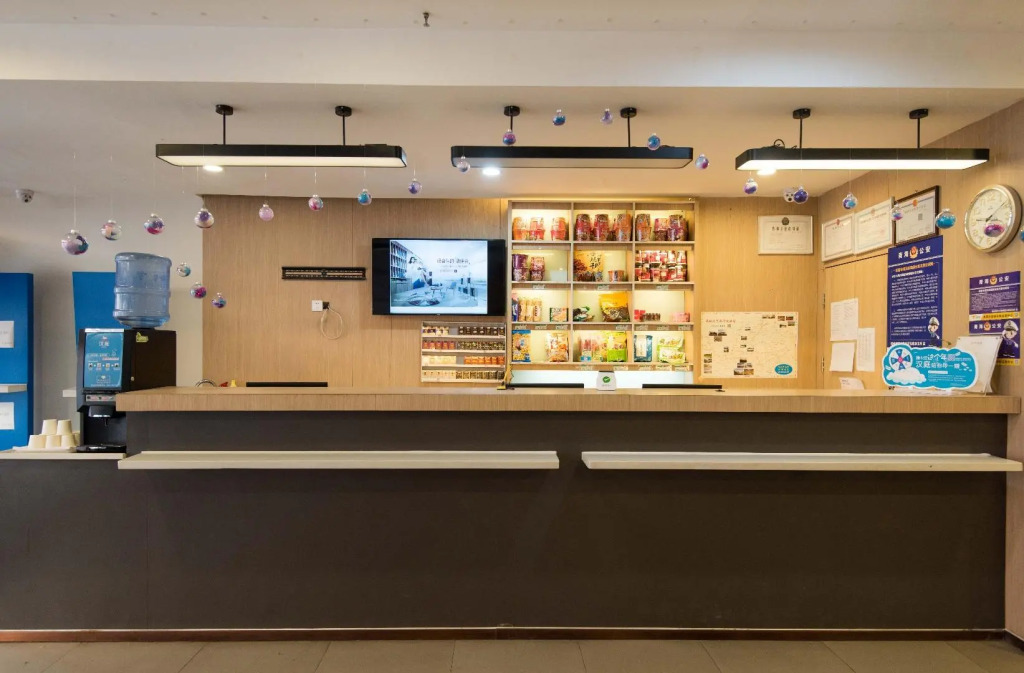 Hanting Hotel Delingha Xinyuan Road