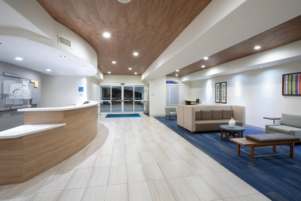 Holiday Inn Express & Suites Yosemite Park Area by IHG