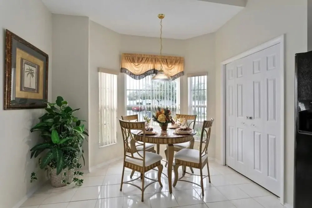 Hampton Lakes 4 Bedroom Home Private Pool 15 Min to Disney