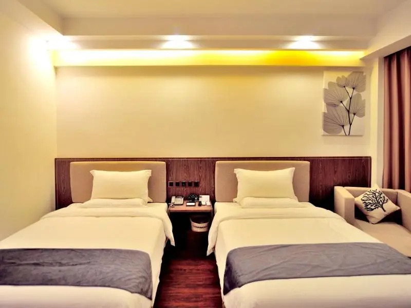 GreenTree Inn Dongfang City Dongfang Avenue High-speed Railway Station Express Hotel