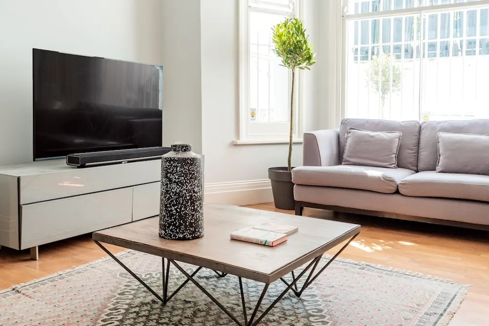 Stunning Home Near Earl's Court by Underthedoormat