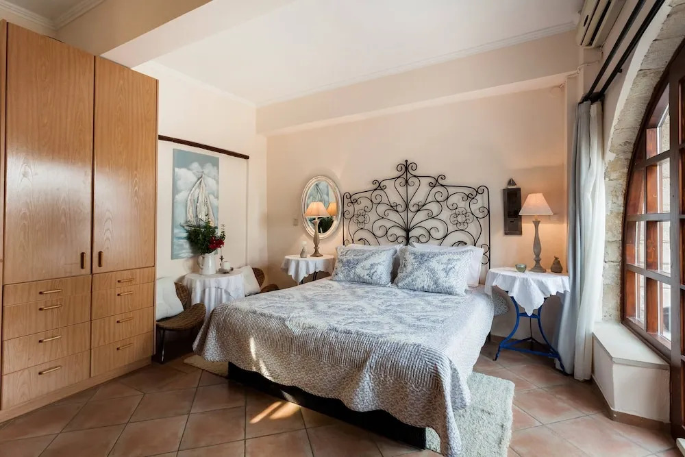 "panoramic Terrace, Sustainable Home, Pure Nature"