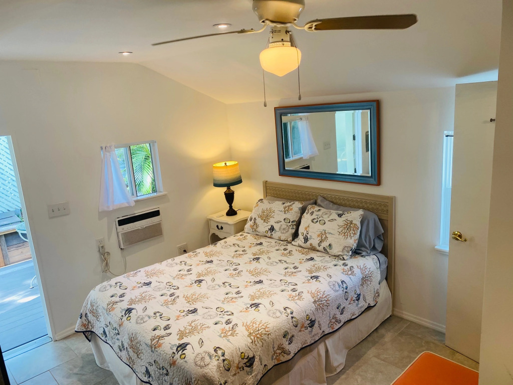 Treasure Island Beach Retreat 2S Sleeps Up To 2