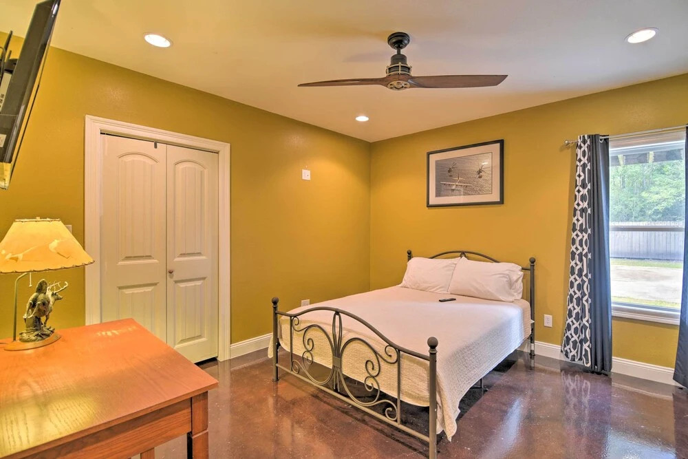Waveland Family House, 4-minute Drive to the Beach