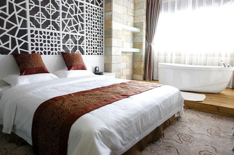 Seasons Hotel