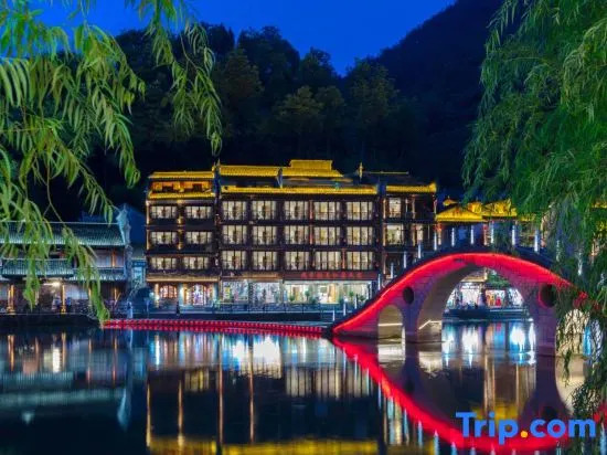Zhumeng Yingyue River View Homestay