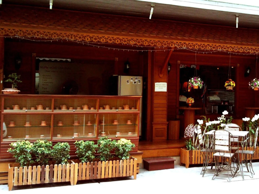 Golden House BTS Chidlom Bangkok