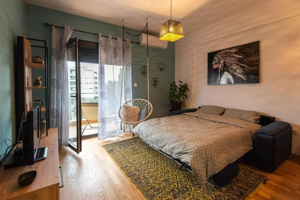 Modern, Bright and Cozy Apartment