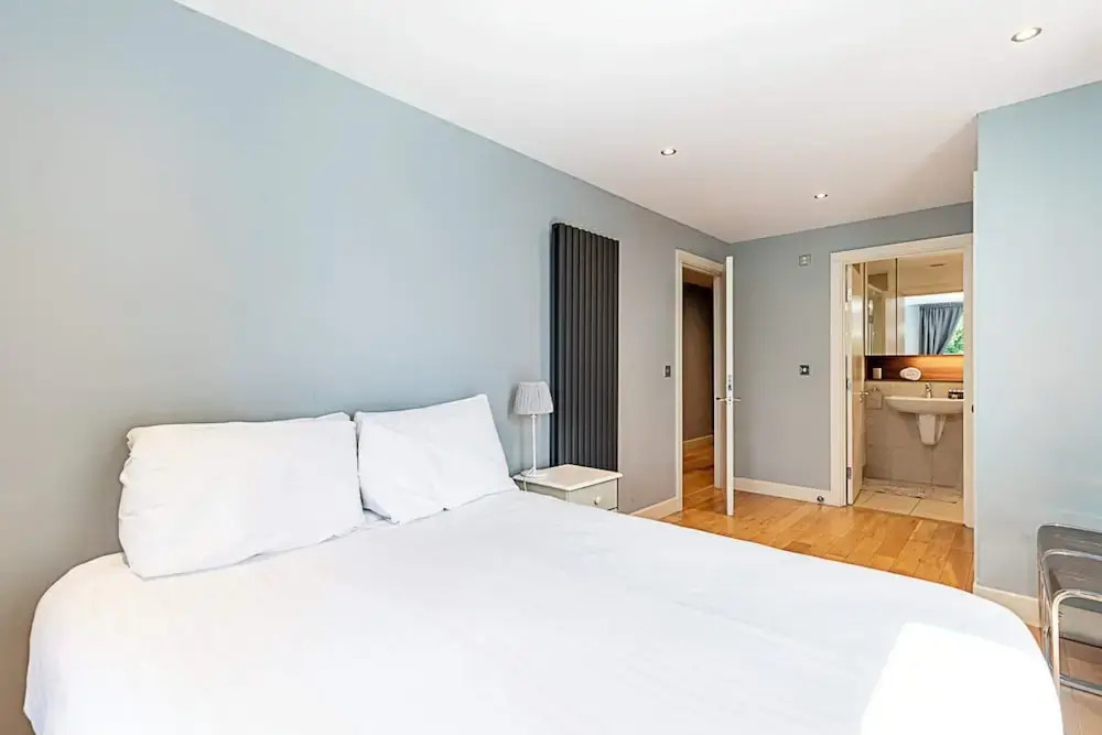 Spacious Modern Flat in Chelsea Harbour