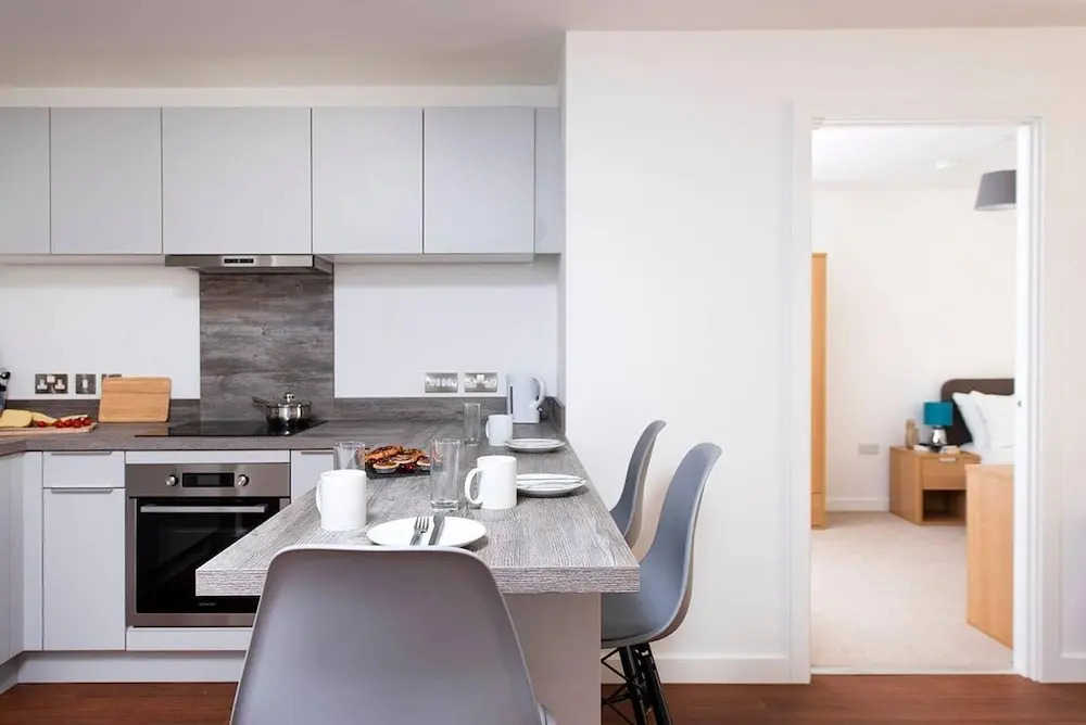Contemporary and Bright City Centre apartment