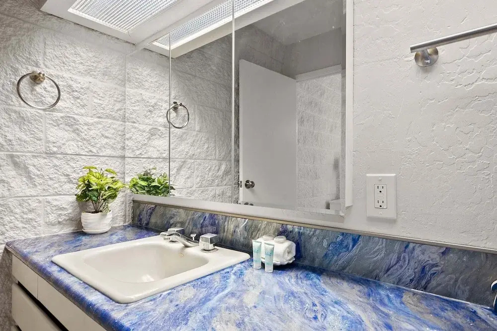 Kanai a Nalu 314 - Modern, Renovated, Oceanfront Condo, Breathtaking Views, AC!